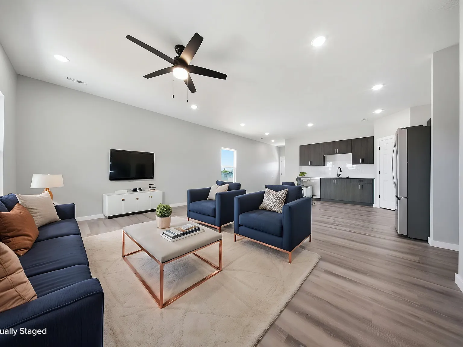 2 bed, 1100 sqft, $1,520 — Photo 4