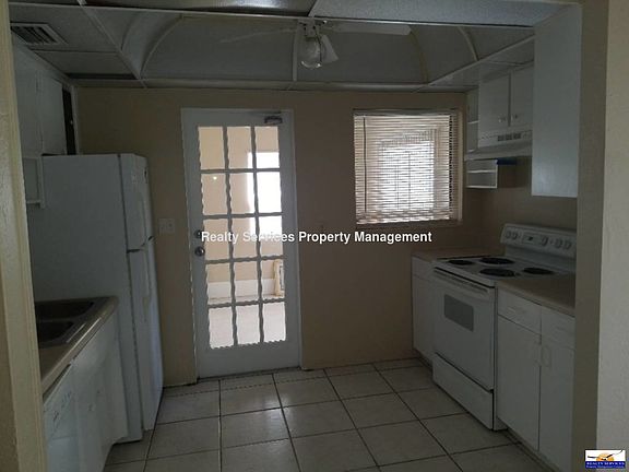 4th image of 1417 Davis Dr