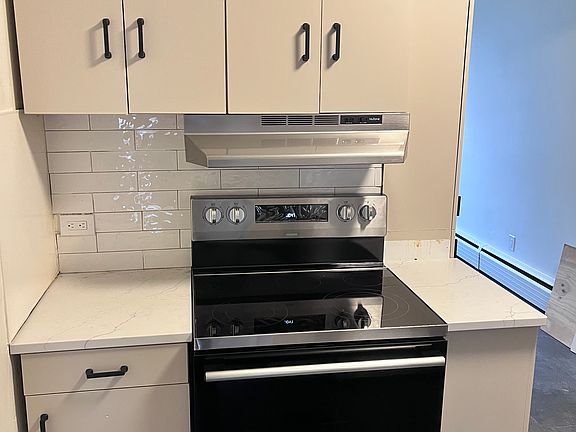 4th image of 1 Delafield St #2