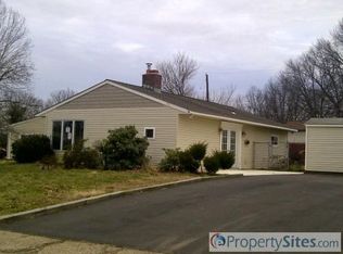 45 Goodturn Rd, Levittown, PA 19057