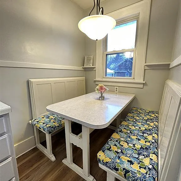 1020 Florence Ave — Photo 12