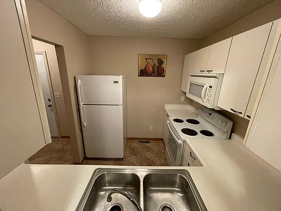4th image of 216 Macfalls Way