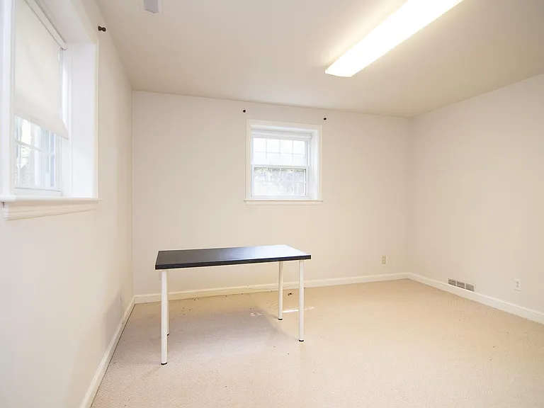 1313 Grove Rd — Photo 33