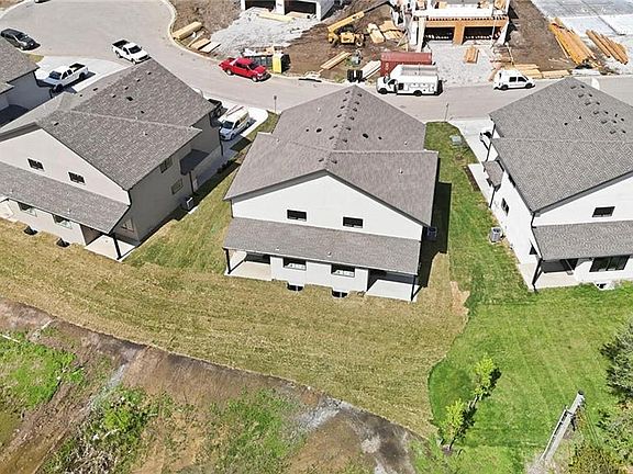 2nd image of 223 NW Orchard Ct