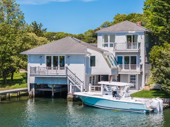 818 South Main Street, Centerville, MA 02632