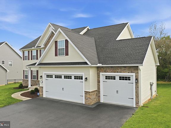 4th image of 153 Delanie Dr
