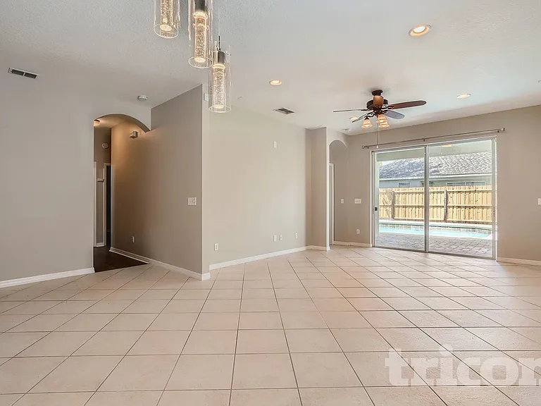 5555 Burlwood Dr — Photo 7