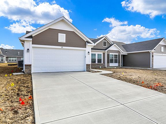 3rd image of 125 Maxim Ct