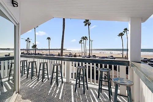 2214 W Oceanfront #B Photo 1