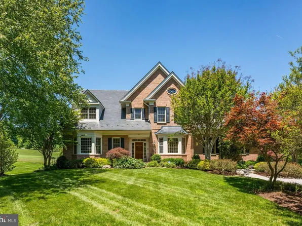 26/28 Beman Woods Ct, Potomac, MD 20854
