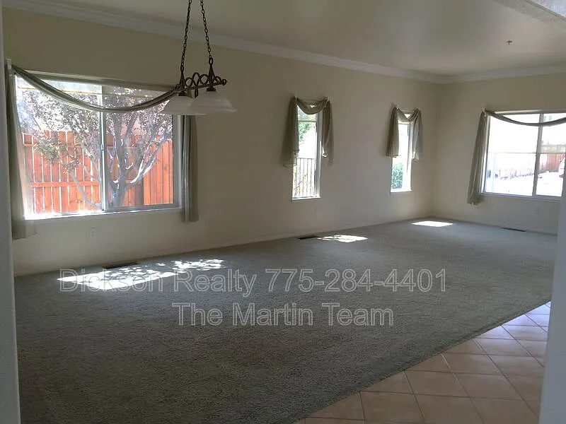 3 bed, 2.5 bath, 2881 sqft, $2,950 — Photo 3
