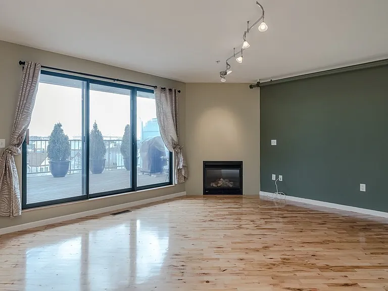 210 Broadway #404 — Photo 6