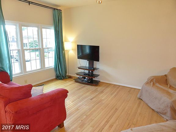 2nd image of 9776 Lakepointe Dr