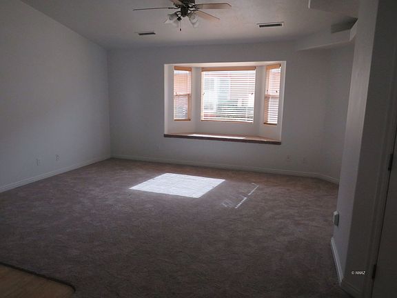 4th image of 252 N Humphrey Bogart Way