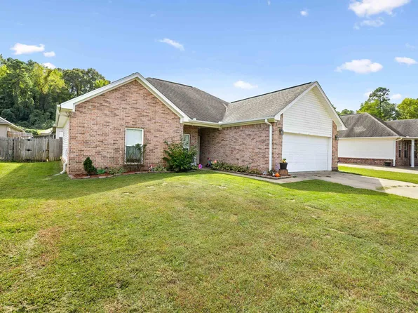 419 Wisteria Dr, Bauxite, AR 72011