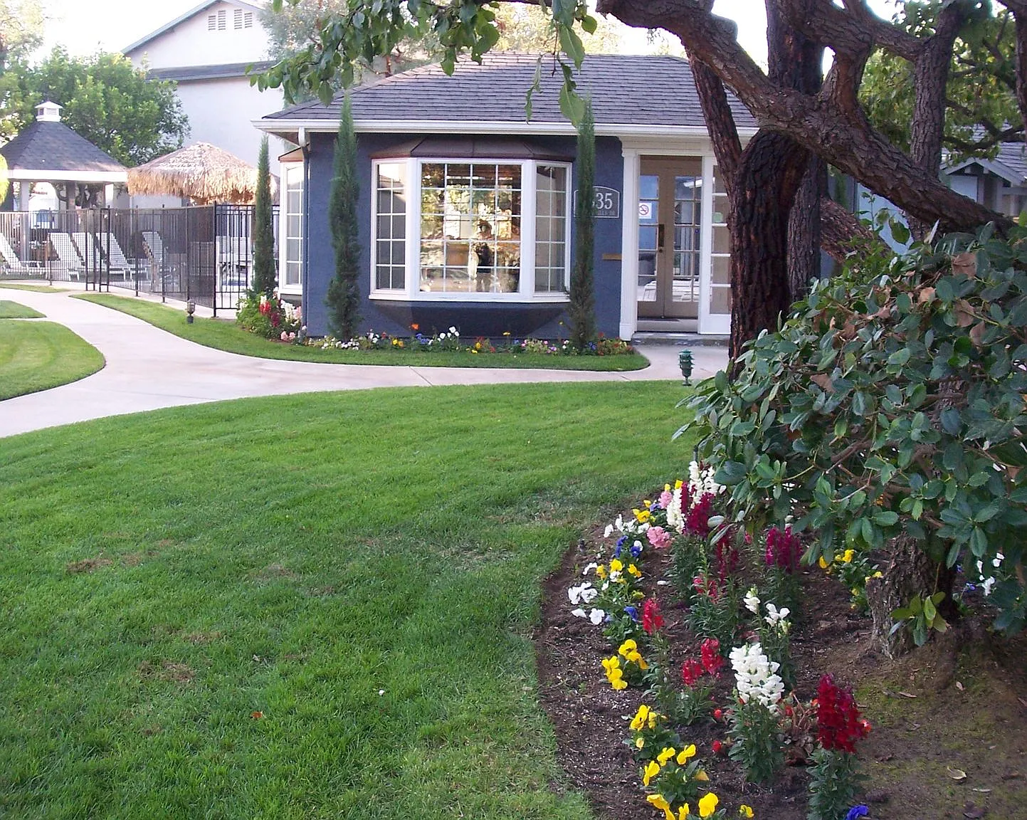 Cobblestone Park Apartments — Photo 4