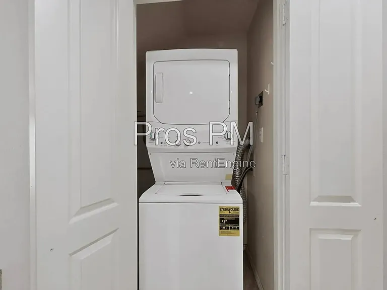734 W Collins St — Photo 21