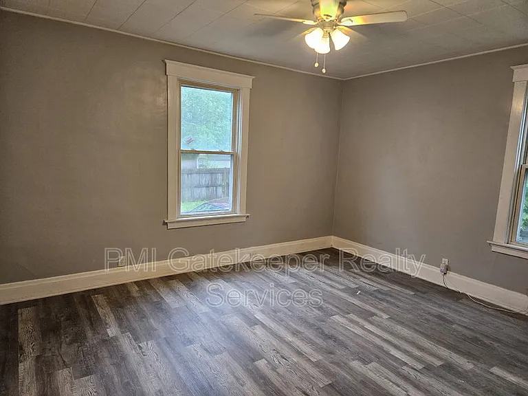 5402 Rolston Ave — Photo 7