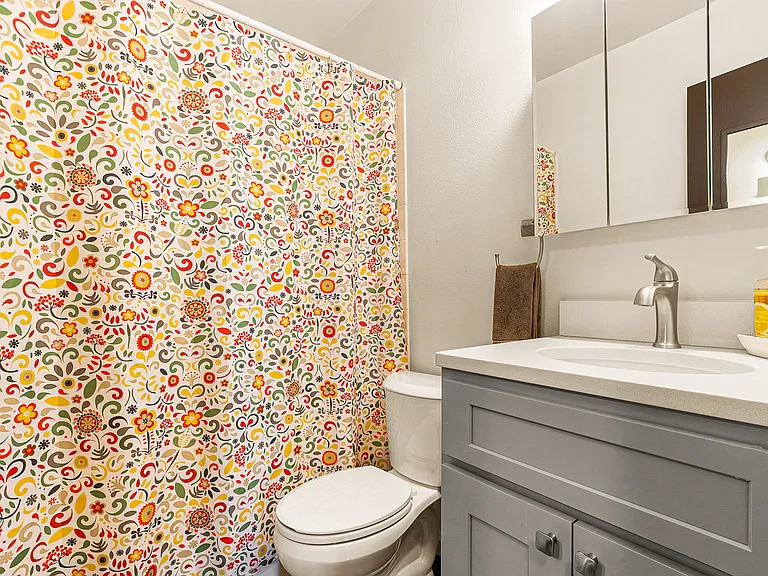 2355 Grove St #6 — Photo 17