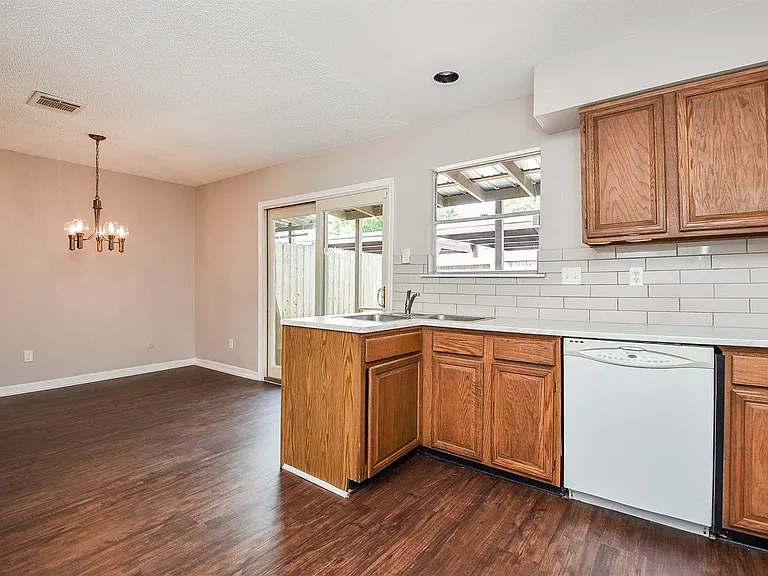 5809 Village Forest Ct — Photo 10