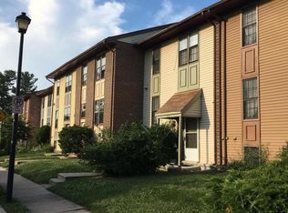 902 Branch Dr, Herndon, VA 20170
