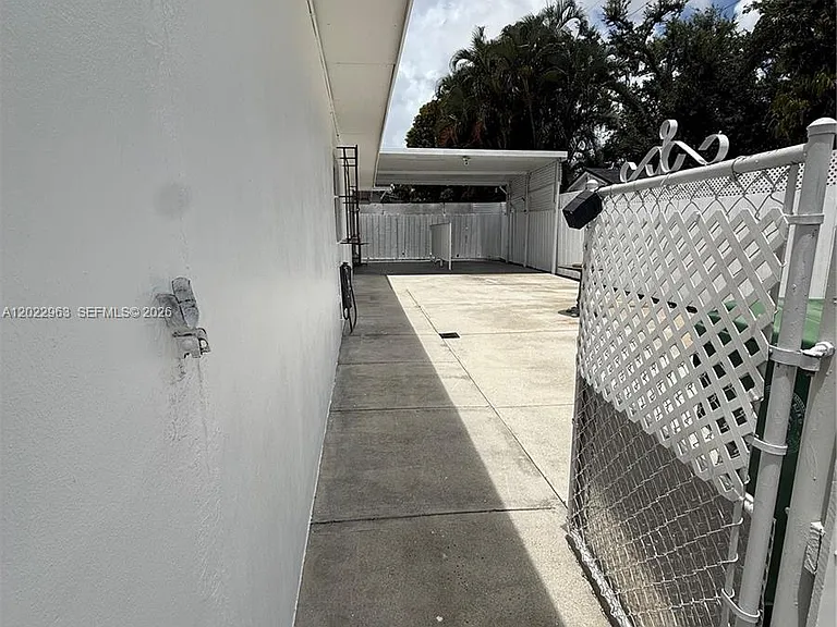 1046 NW 33rd Ave #BACK — Photo 22