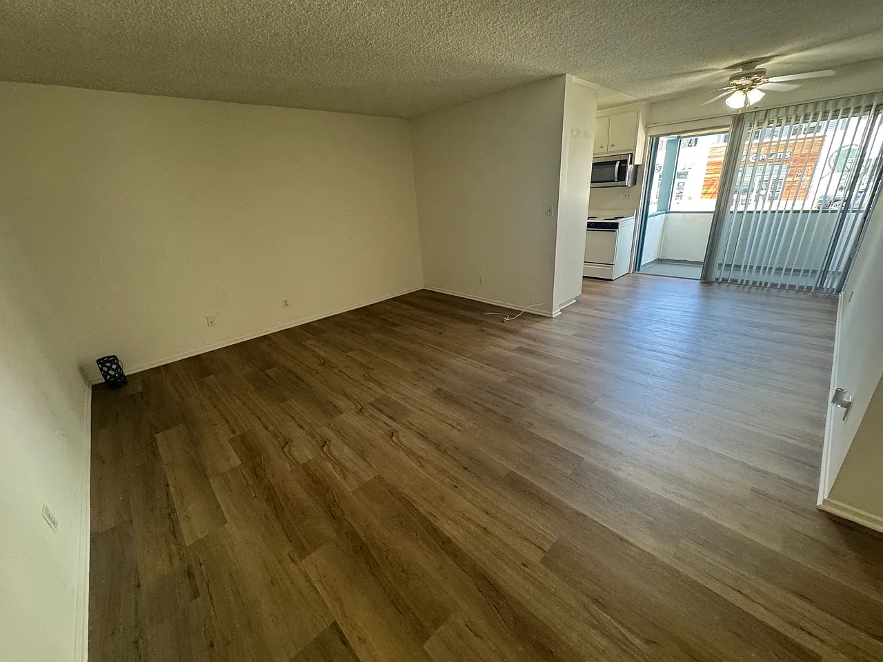 2 bed, 950 sqft, $2,750 — Photo 2