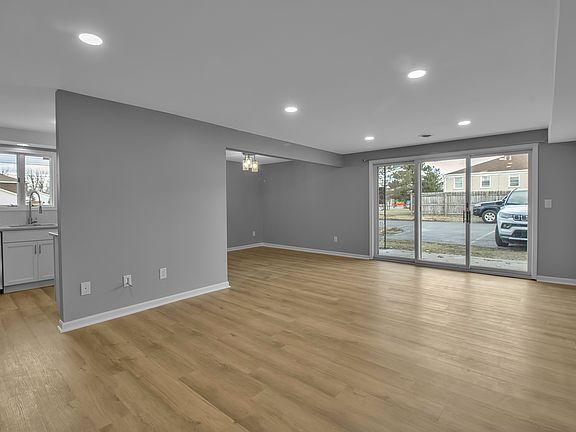 5th image of 1799 Como Park Blvd #A