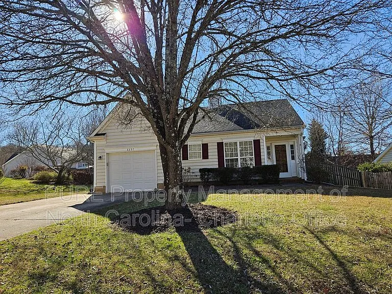 8237 Hornwood Ct — Photo 27