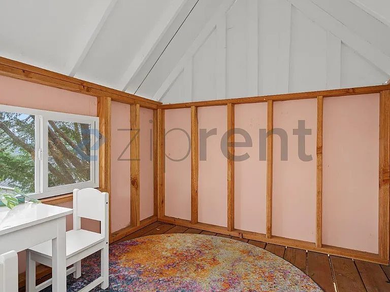 18052 SW Loxley Dr — Photo 8