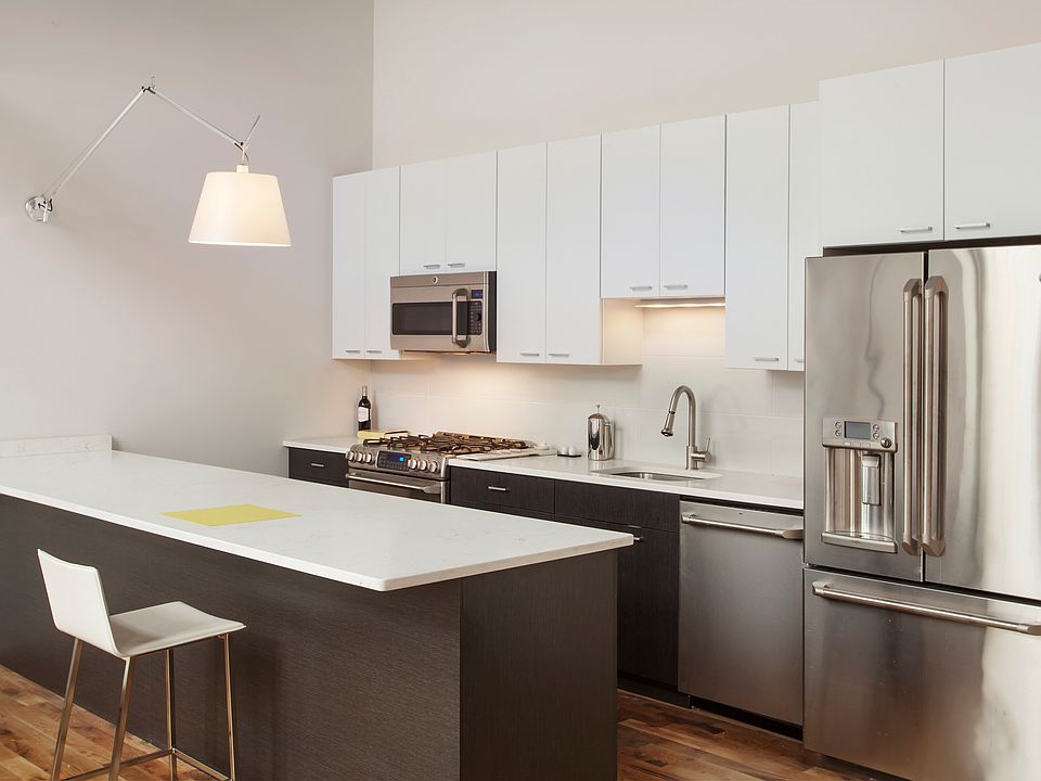 2nd image of 1338 N Damen Ave APT 203