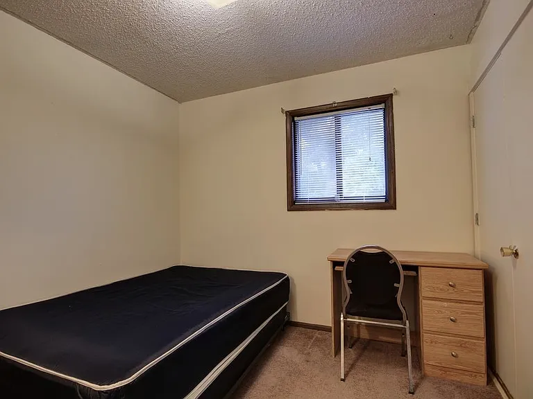 1105 W Main St — Photo 25