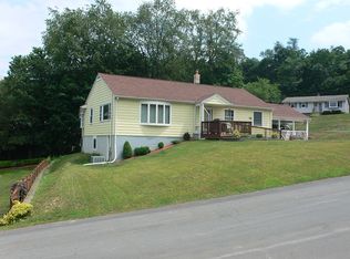 2 Oak St, Chester, NY 10918