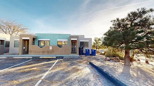 Just Remodeled 2 Bedroom End Unit w/ Large Yard Photo 1