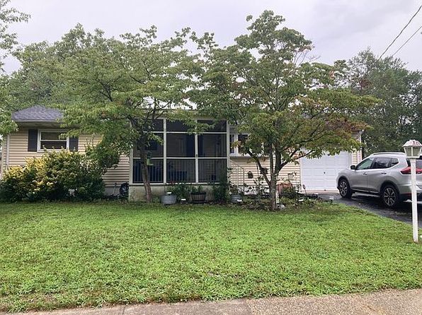 121 Mill St