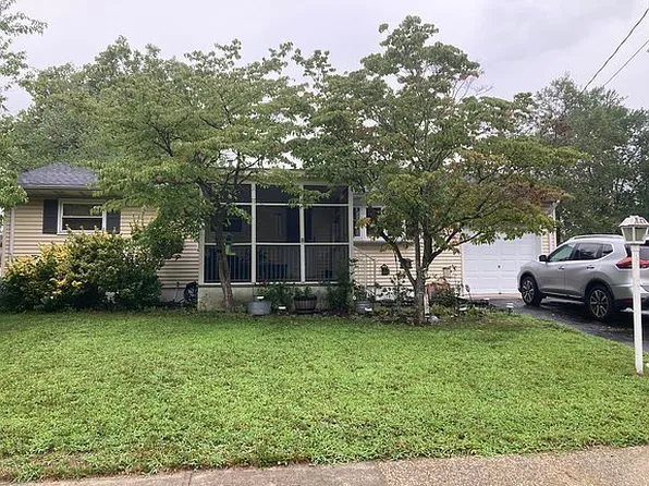 121 Mill St, South Toms River, NJ 08757