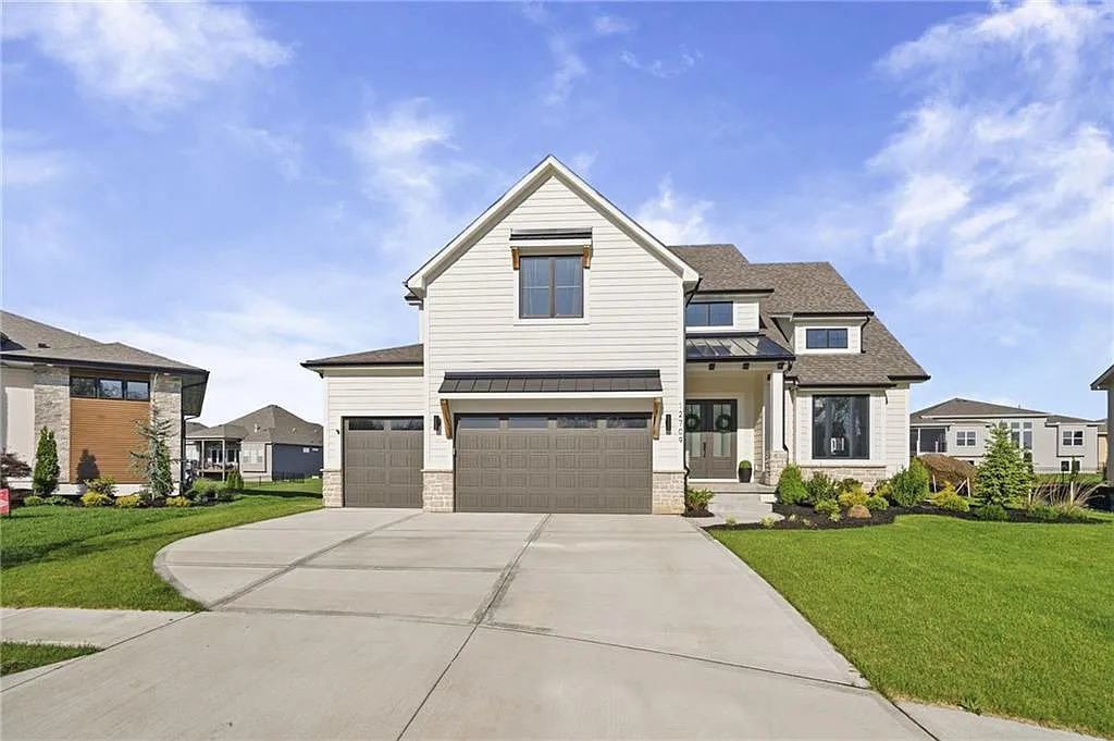 4 bed, 2998 sqft, $5,250 — Photo 1