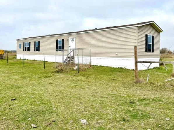 358 County Road 4521, Palacios, TX 77465