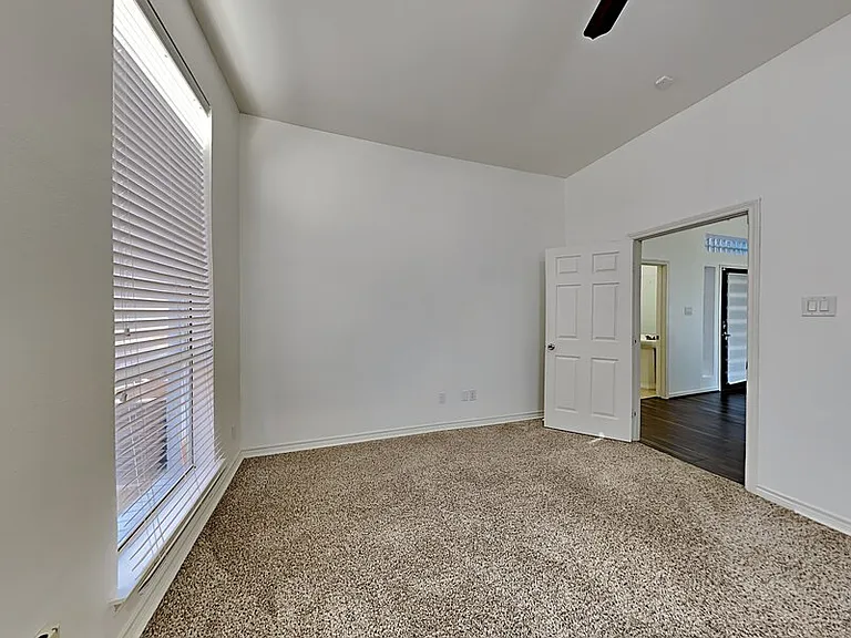 4322 Duck Pond Ln — Photo 16