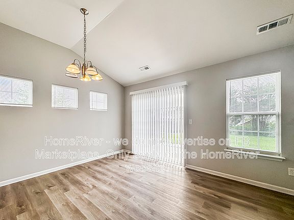 5th image of 4406 Wolf Run Dr
