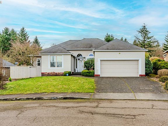 2nd image of 16442 SE High Meadow Loop