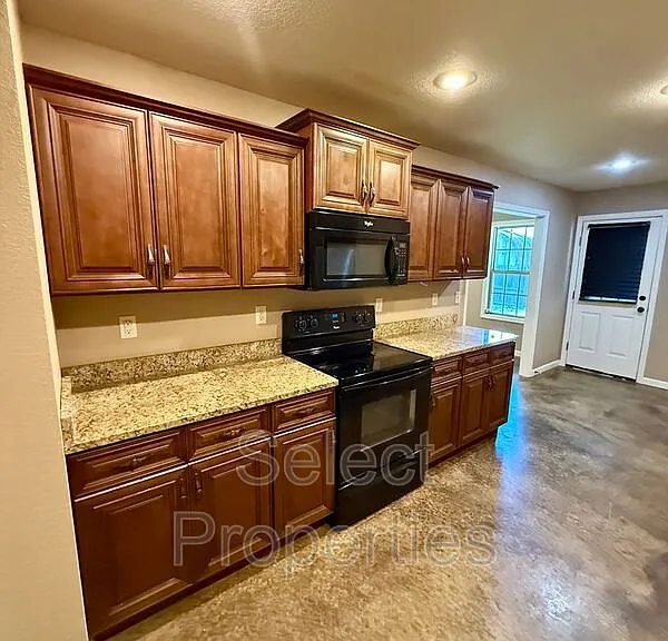 206 S Bernis St — Photo 5