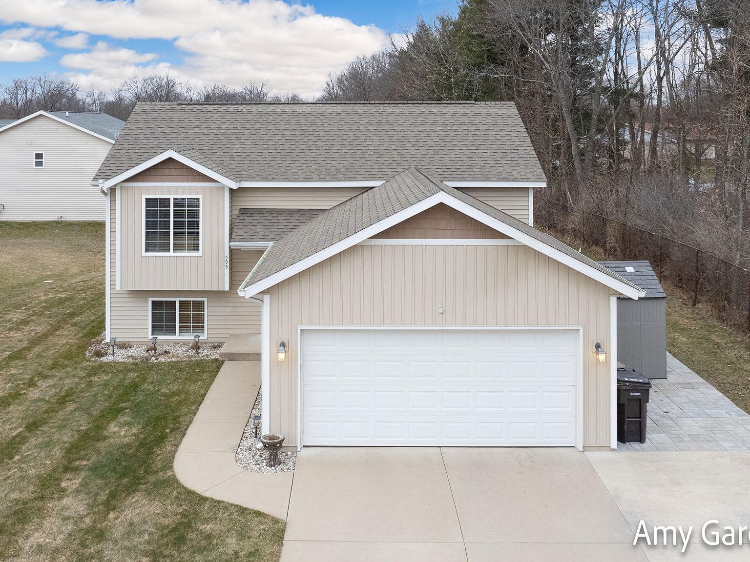 595 Clear Pointe Ct SE, Kentwood, MI 49548 Zillow