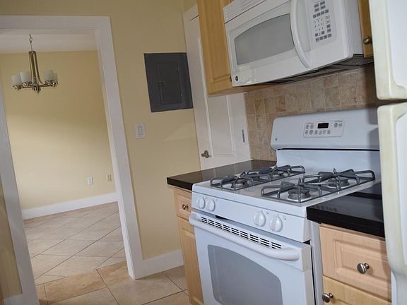 Granite kitchen with gas stove