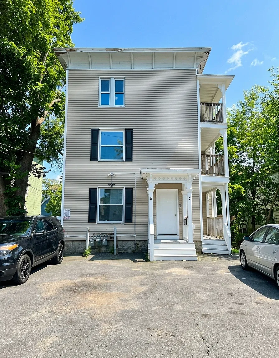 3 bed, 970 sqft, $1,450 — Photo 1