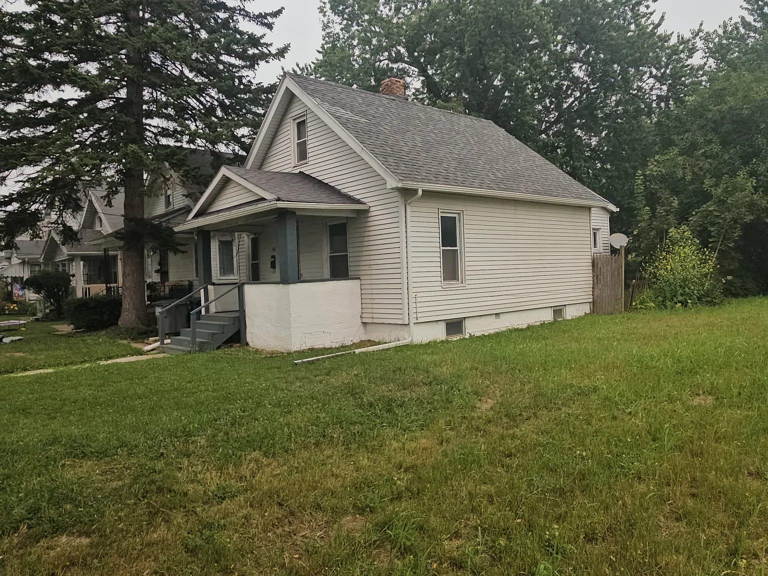3 bed, 1084 sqft, $1,098 — Photo 3
