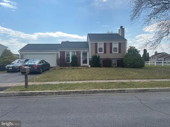 1541 Ridgeview Ln, Harrisburg, PA 17110