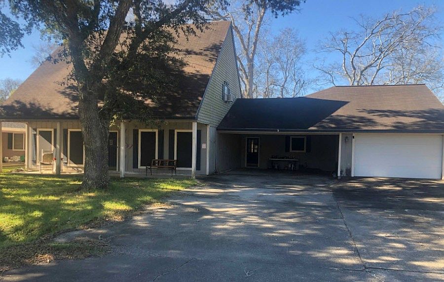 1st image of 107 Breton Dr