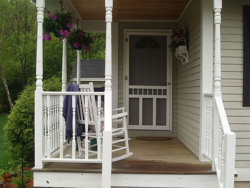 Inviting farmer's Porch