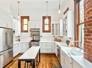 2234 NW Johnson St #A, Portland, OR 97210